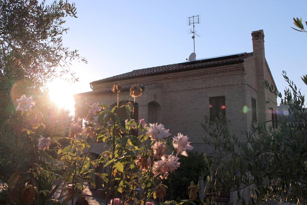 Bed And Breakfast Aratro & Rosmarino Civitanova Marche Exterior photo