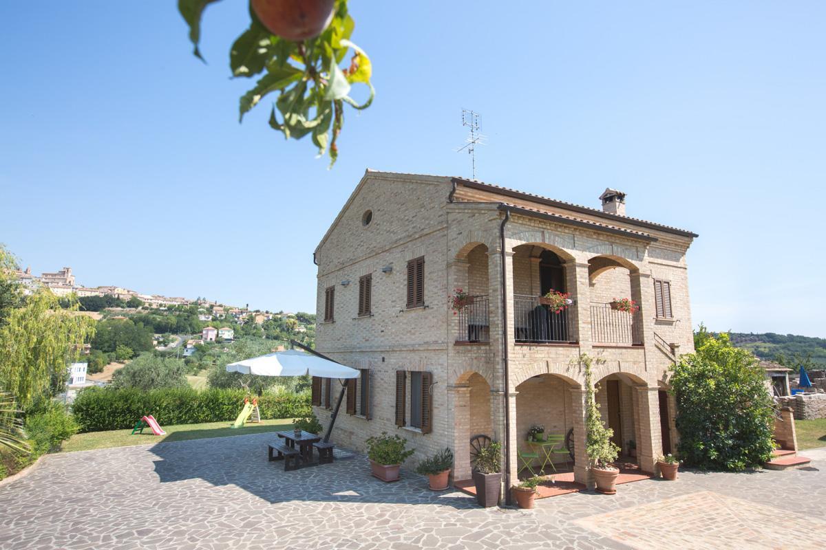 Bed And Breakfast Aratro & Rosmarino Civitanova Marche Exterior photo