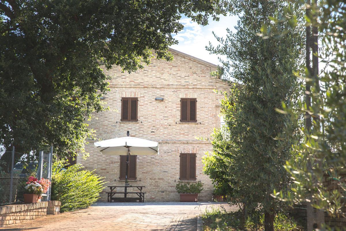 Bed And Breakfast Aratro & Rosmarino Civitanova Marche Exterior photo