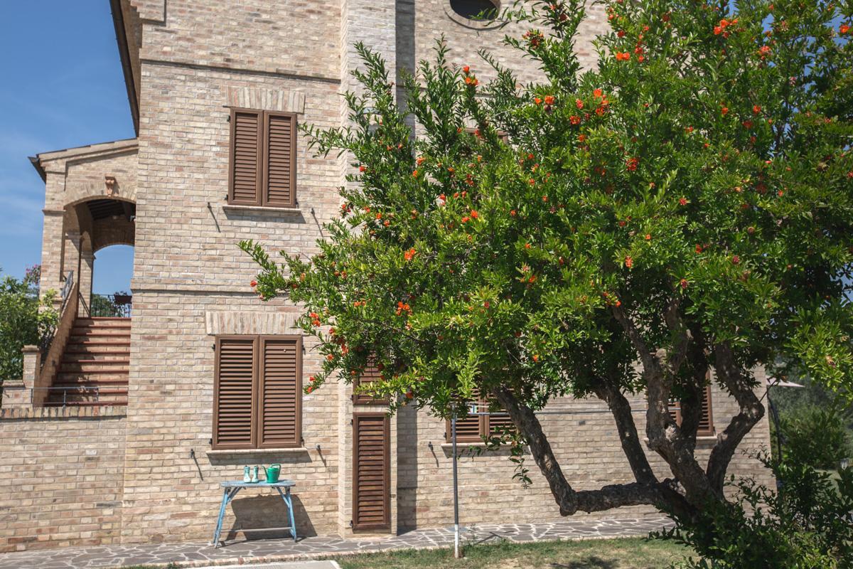 Bed And Breakfast Aratro & Rosmarino Civitanova Marche Exterior photo